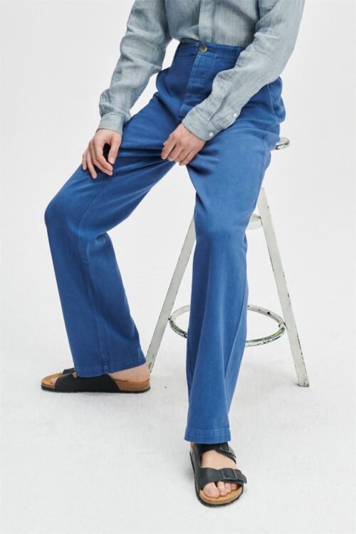 Relaxed Chinos in Berlin Blue Mix of Linen and Cotton